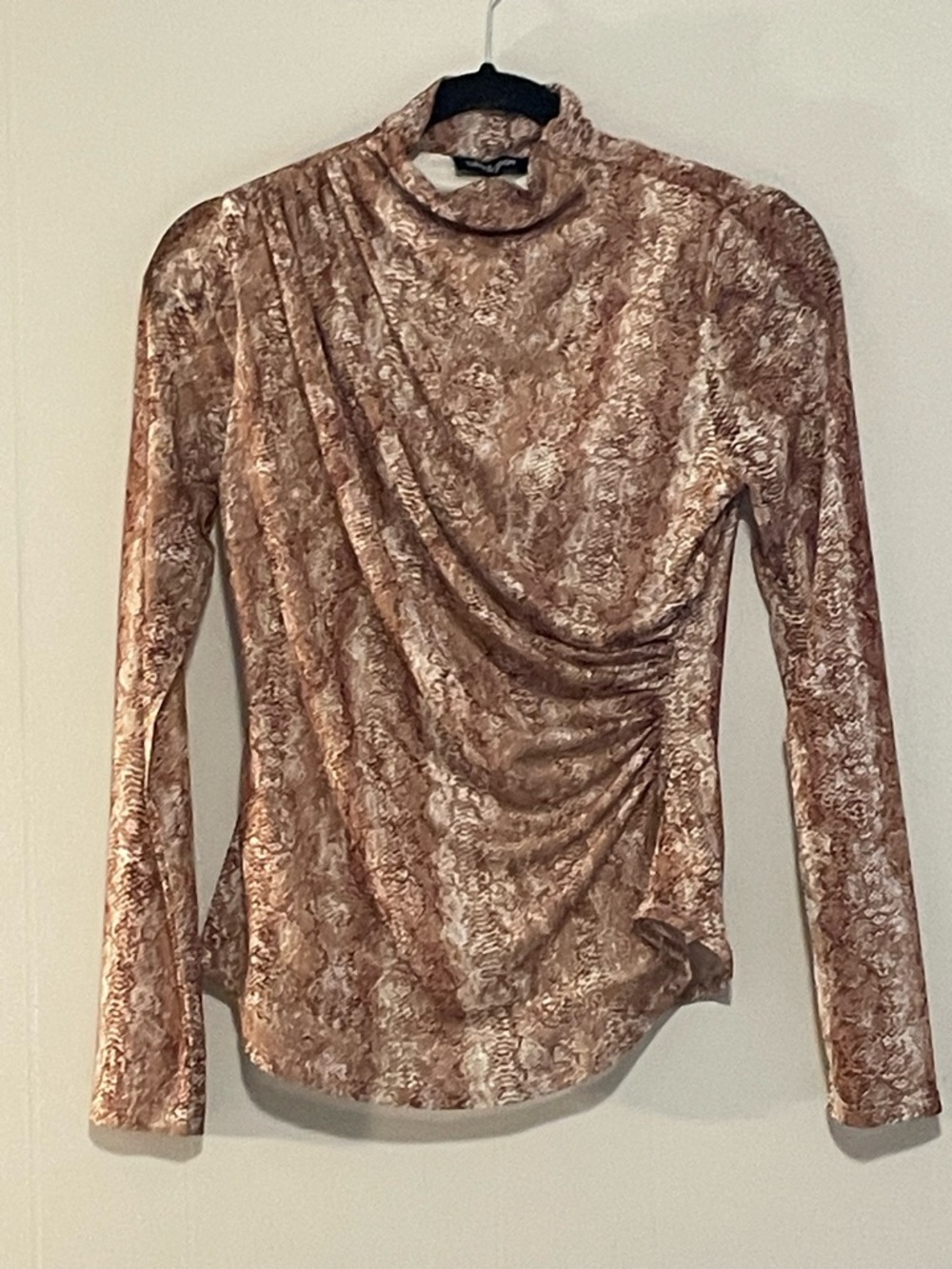 Cable & Gauge Brown Printed Mock Neck Ruched Long Sleeve Top. Item # 11443
